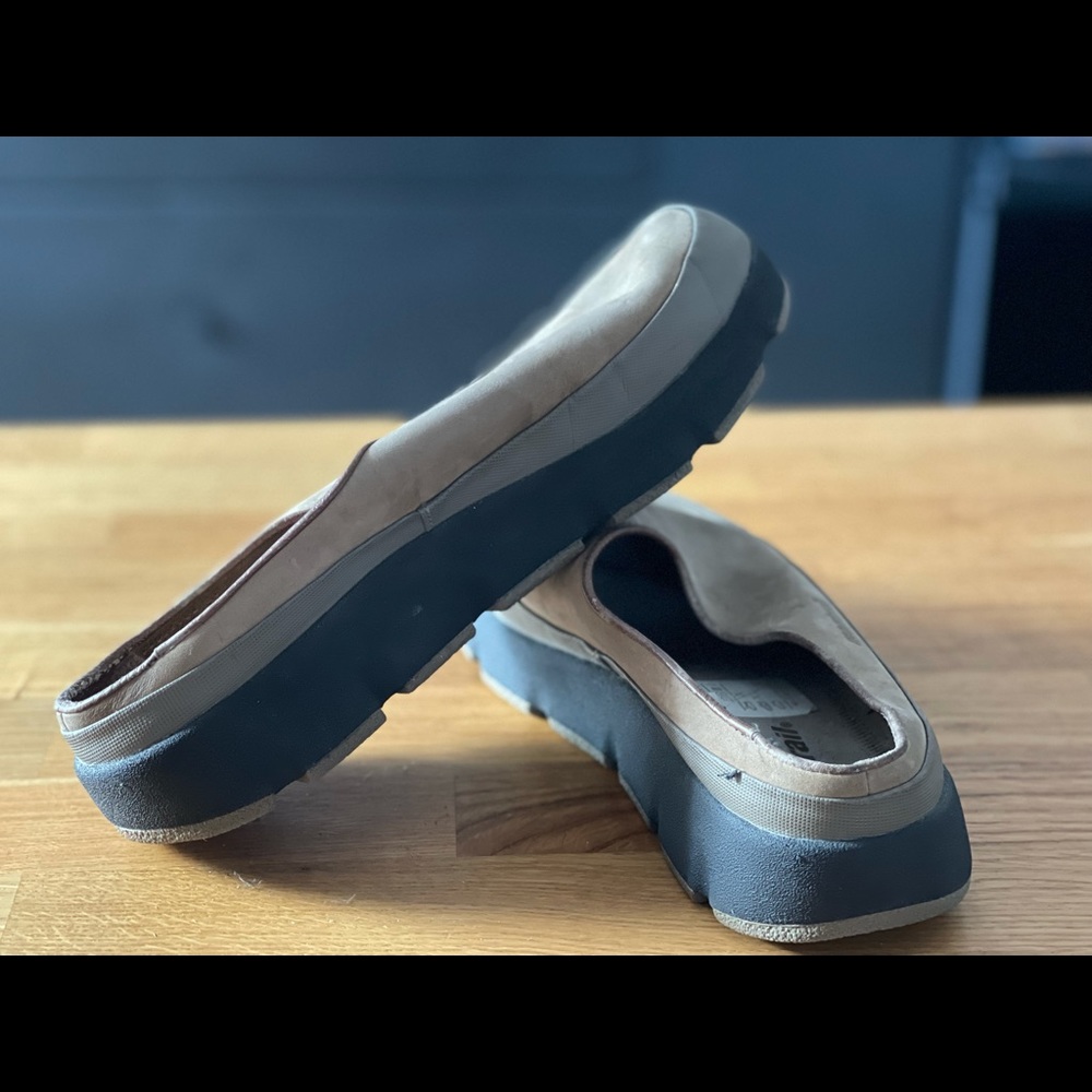 Montrail leather clog